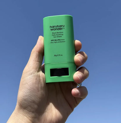 Haruharu Wonder – Black Bamboo Daily Soothing Sun Shield SPF50+ PA++++ | Stick Solaire  au Bambou Noir - 20g